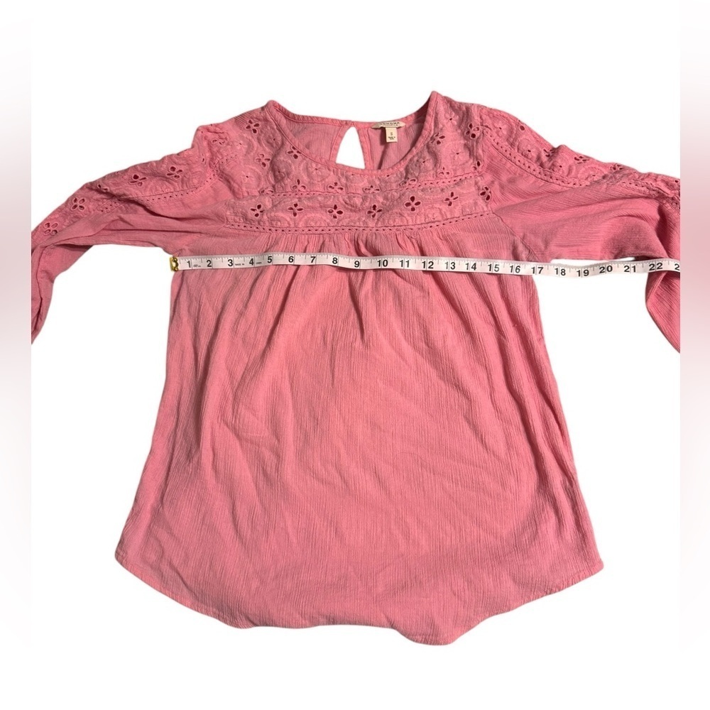 Pink eyelet long sleeve Soma shirt sz sm WT43
